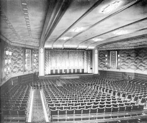 Gaumont Palace, 1933