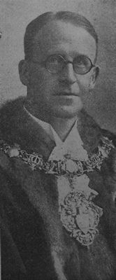 Mayor G.L Reakes